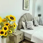 Lingju B&B - Jing\'An Temple Branch