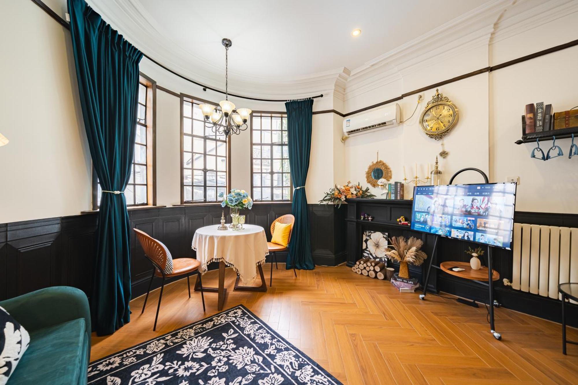 Lingju - Jing'an Temple Branch Apartment *