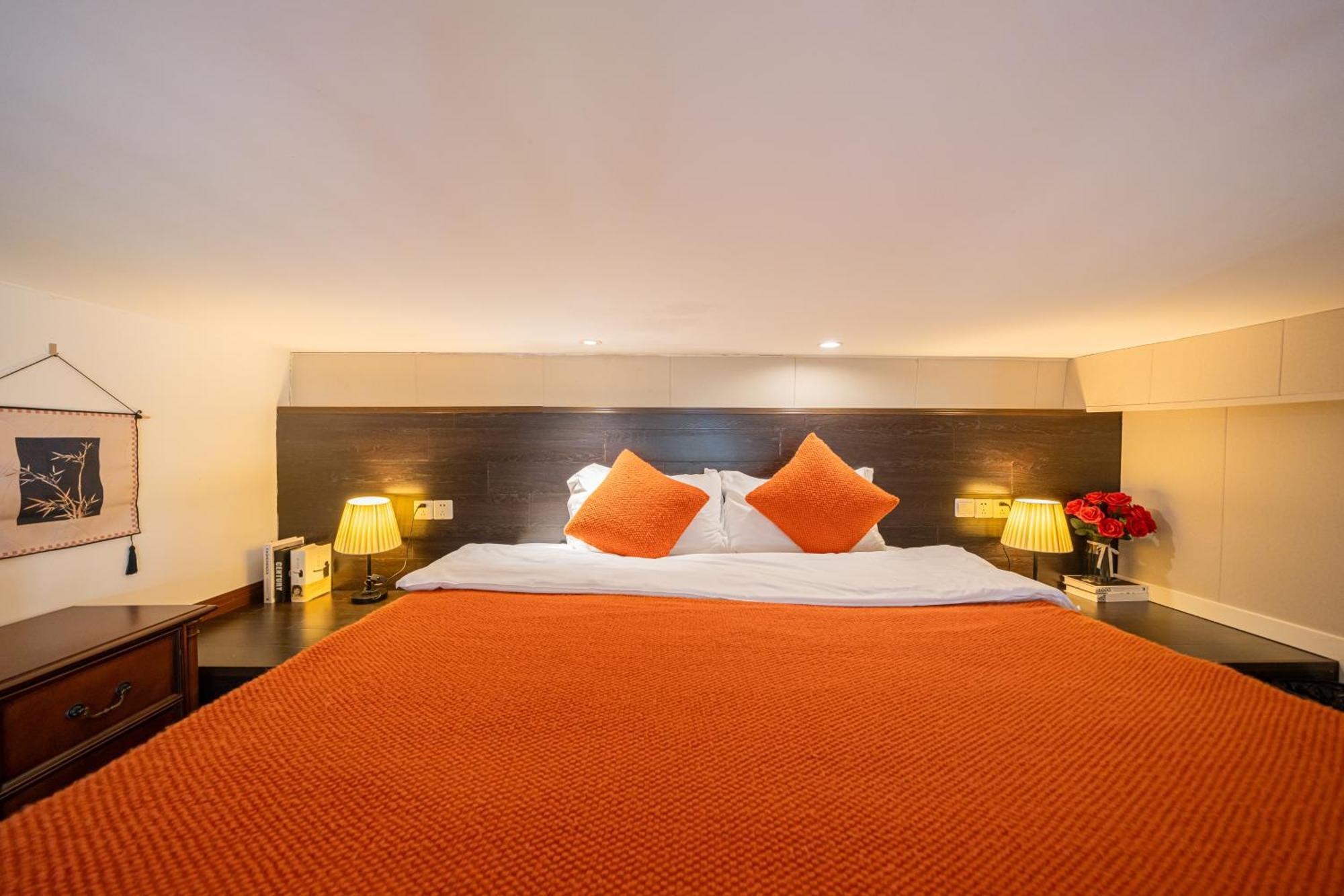Lingju - Jing'an Temple Branch Apartment *